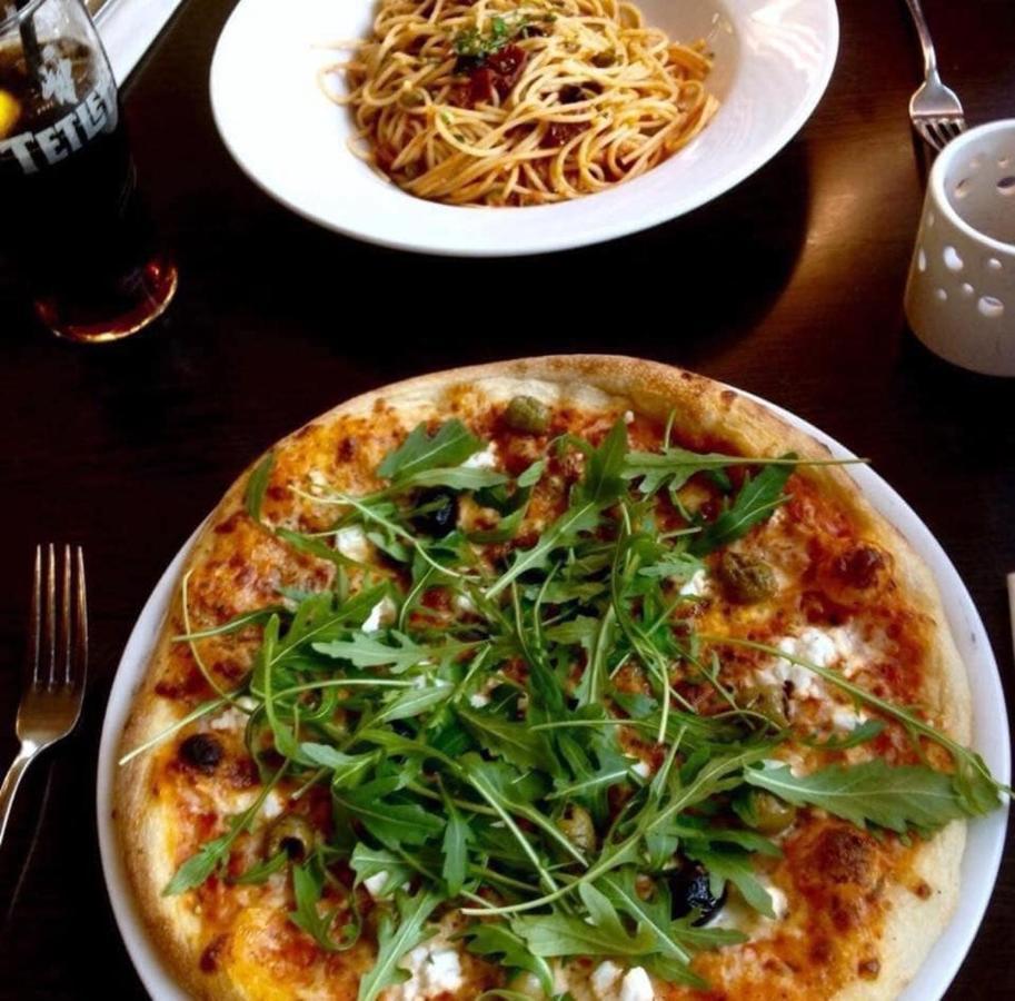 Michelangelos - Rooms, Restaurant & Bar ゲーツヘッド エクステリア 写真